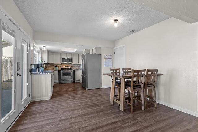 2621 Elk Grove, Road Carrollton, TX photo 5