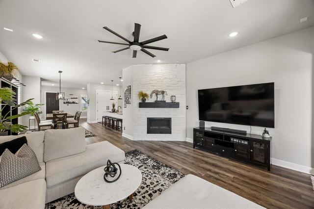 360 Foxthorne Way, Little Elm, TX photo 12