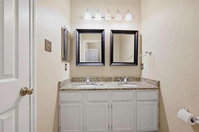 841 N Old Orchard, Lane Lewisville, TX photo 24