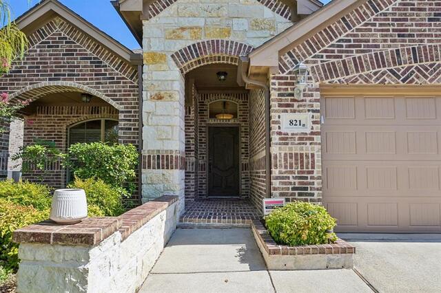 821 Mist Flower Drive, Little Elm, TX photo 2