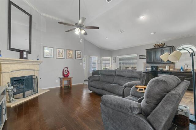 5813 Longmont, Drive Denton, TX photo 4