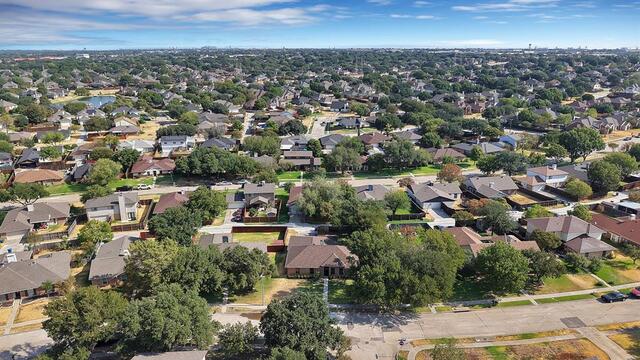 2611 Fallcreek, Drive Carrollton, TX photo 5