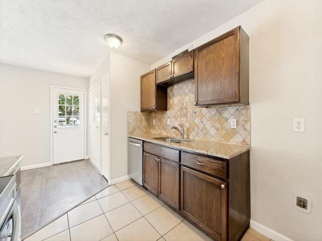5225 Knox Drive, The Colony, TX photo 10