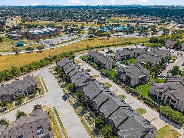 1012 Foxglove, Drive Carrollton, TX photo 2