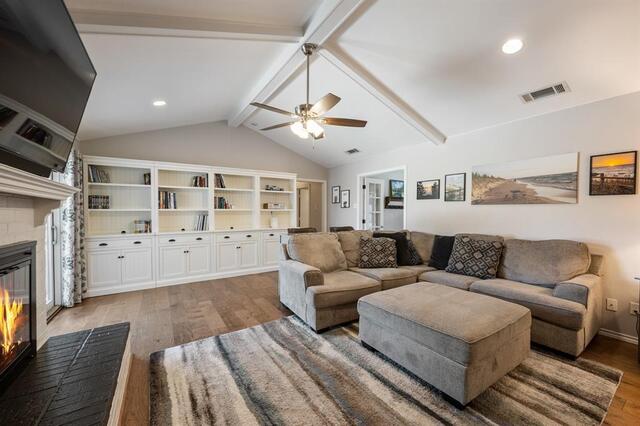 1931 Robin Meadow, Drive Carrollton, TX photo 4