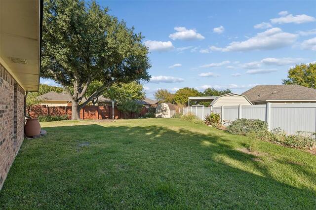 2051 Robin Hill, Lane Carrollton, TX photo 27