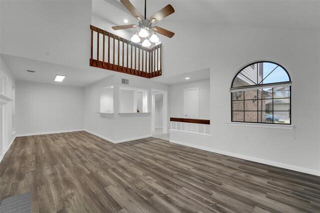 2116 Holly Hill, Lane Carrollton, TX photo 2