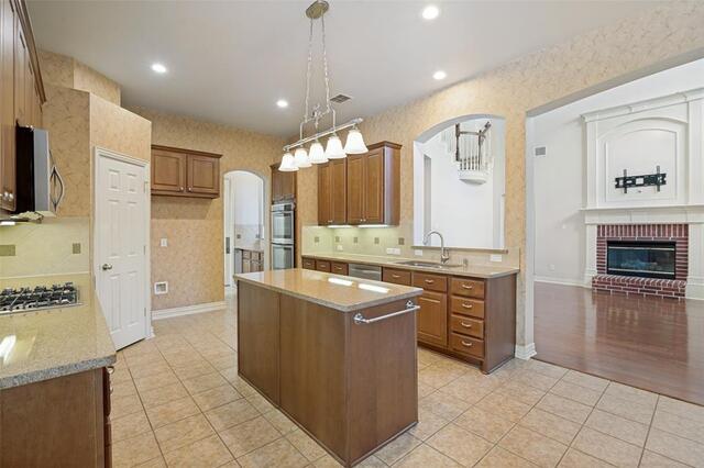 2275 Dame Laurel, Lane Lewisville, TX photo 8