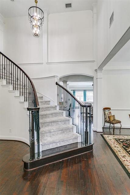 400 S Hampton, Court Lewisville, TX photo 2