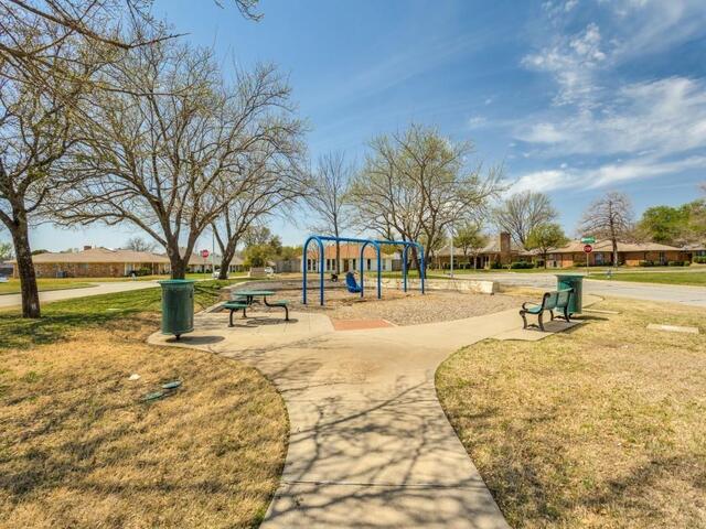 924 Thoreau, Lane Allen, TX photo 35