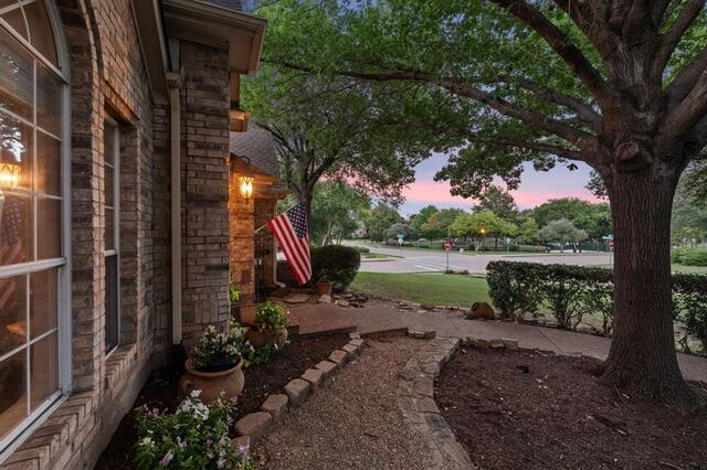 400 Watters Crossing, Court Allen, TX photo 2