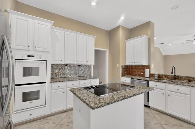 605 Oak Hollow Lane, Flower Mound, TX photo 15
