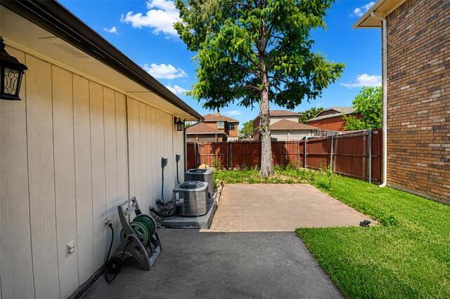 2927 Peninsula, Way Carrollton, TX photo 26