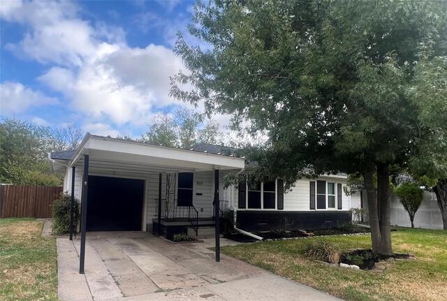 1021 E Russell, Avenue Carrollton, TX photo 27