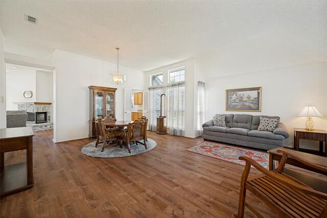 5917 Carroll Drive, The Colony, TX photo 2
