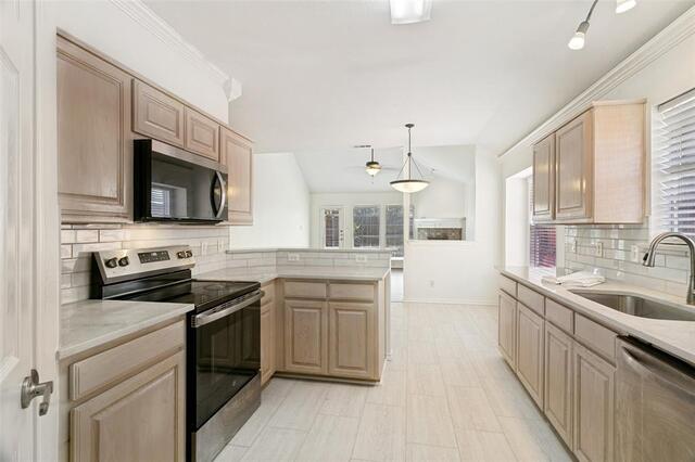 513 Creek, Court Lewisville, TX photo 5