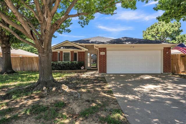 5909 Colebrook Court, Arlington, TX image