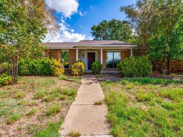 3218 Rose Hill, Road Carrollton, TX photo 2