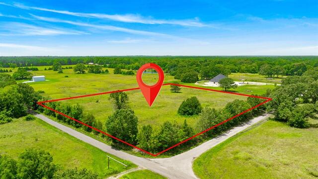 37 County Road 34710, Paris