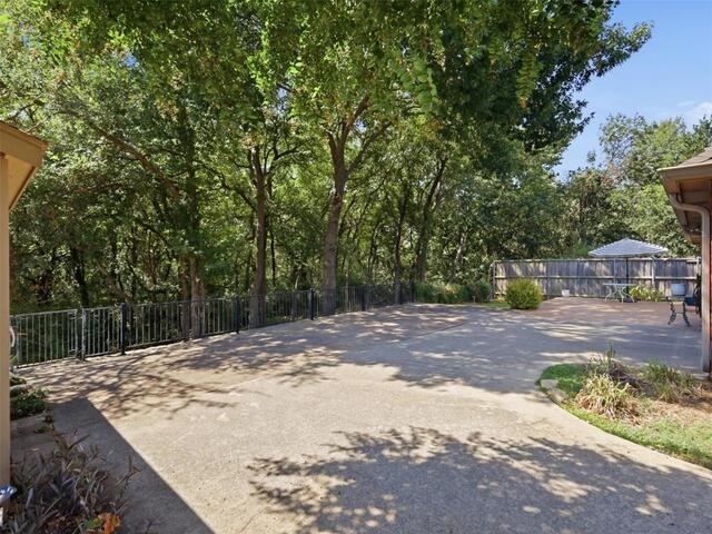 1408 Berne, Lane Lewisville, TX photo 25