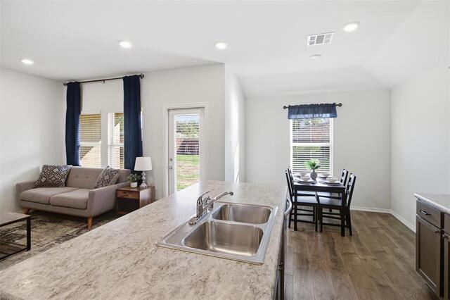 409 Wilson, Way Denton, TX photo 13