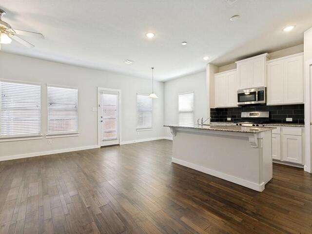 2201 Paxton, Way Denton, TX photo 4