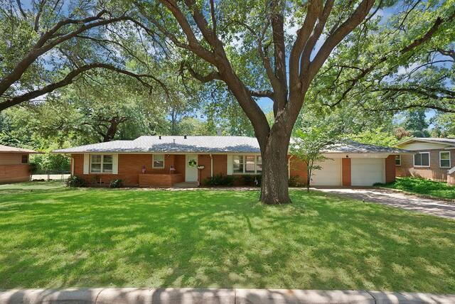 712 Briarwood Boulevard, Arlington, TX image