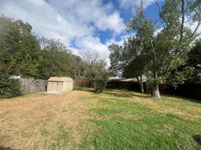 1021 E Russell, Avenue Carrollton, TX photo 25