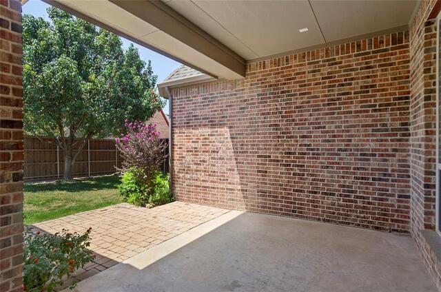 2116 Ironside, Drive Lewisville, TX photo 3