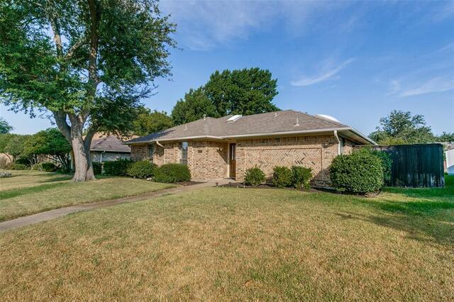 1927 E Branch Hollow, Drive Carrollton, TX photo 2