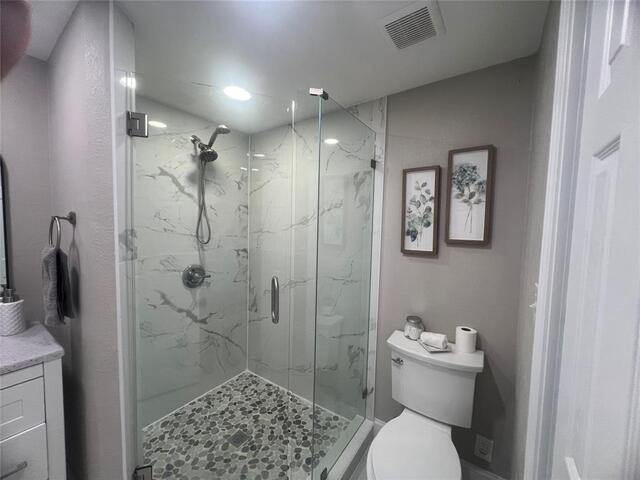 1021 E Russell, Avenue Carrollton, TX photo 19