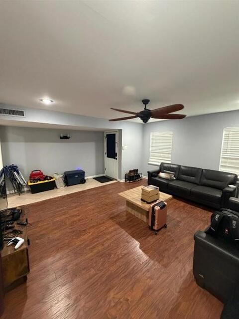 2915 Rayswood, Drive Carrollton, TX photo 4