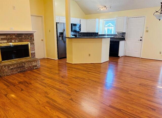 2077 Sundance, Court Lewisville, TX photo 4