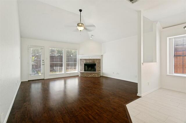 513 Creek, Court Lewisville, TX photo 2