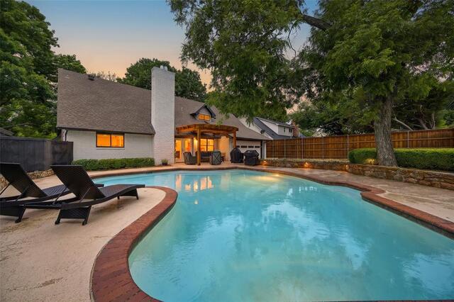 9827 Vistadale Drive, Dallas, TX image
