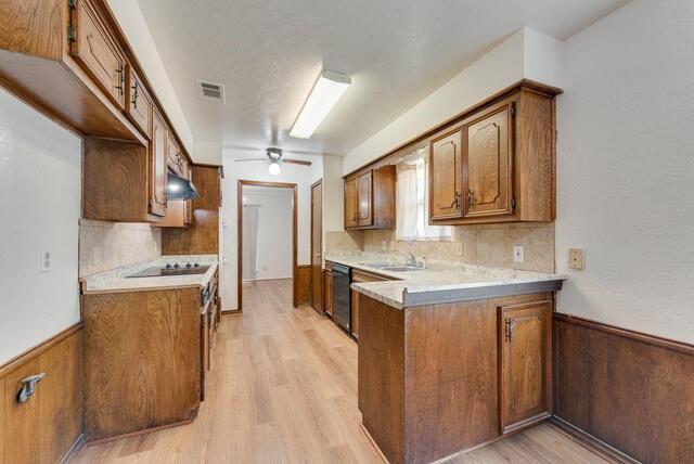 1616 Saxony, Place Carrollton, TX photo 12