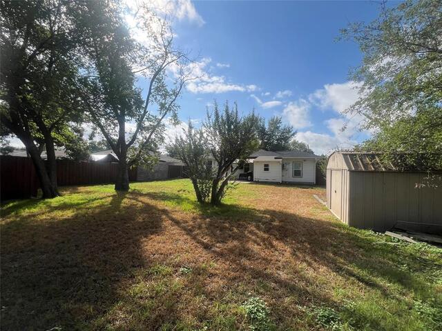 1021 E Russell, Avenue Carrollton, TX photo 22