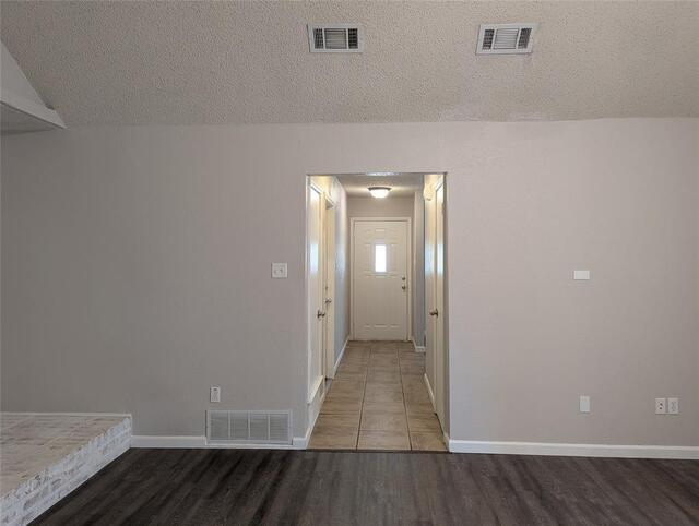 2727 Colonial, Drive Carrollton, TX photo 5