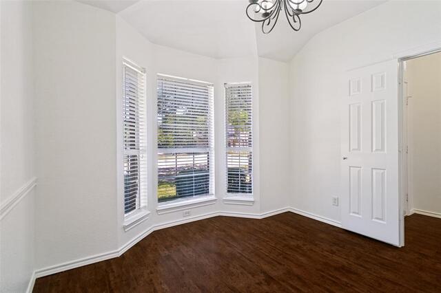 513 Creek, Court Lewisville, TX photo 6