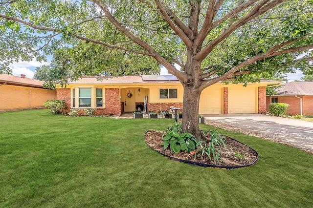 506 E Huitt Lane, Euless, TX image