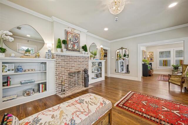 607 W Parkway, Street Denton, TX photo 9