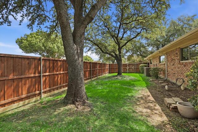1100 Yorkshire, Drive Carrollton, TX photo 32