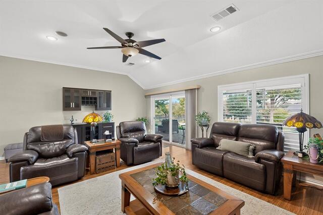 11100 La Jolla, Way Denton, TX photo 4