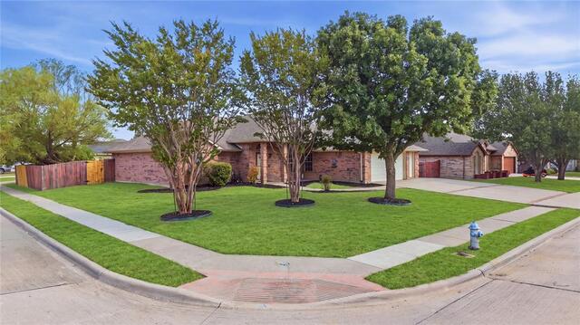 1701 Manten, Boulevard Denton, TX photo 2