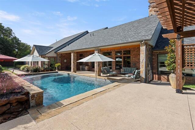 200 Regency, Court Denton, TX photo 3