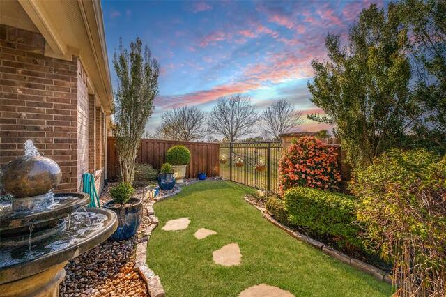 2644 Hannah, Circle Frisco, TX photo 2