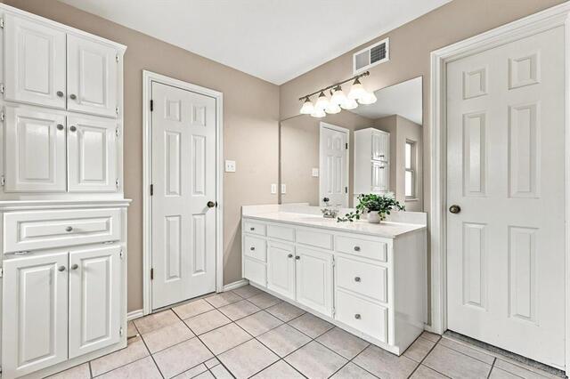 1222 Dentonshire, Drive Carrollton, TX photo 17