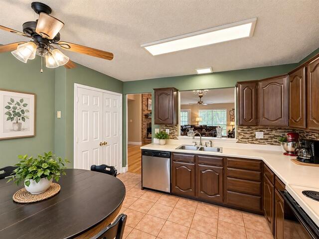 2705 Thunderbird, Drive Denton, TX photo 8