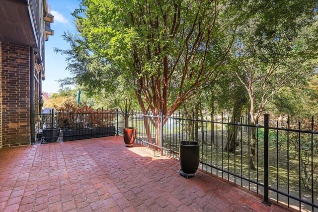 2809 Creekway, Drive Carrollton, TX photo 32