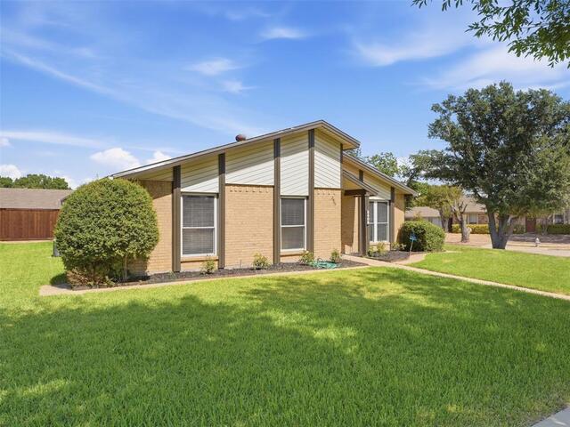 2409 Raintree, Drive Plano, TX photo 2